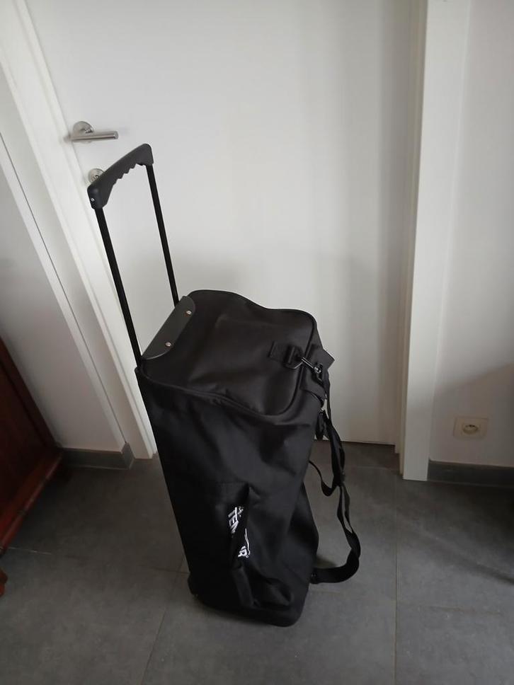 Kit de voyage Tempur, Bijoux, Sacs & Beauté, Sacs | Sacs de voyage & Petits Sacs de voyage, Enlèvement ou Envoi