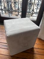 Pouf cube beige – confortable et pratique !, Maison & Meubles, Carré, Enlèvement, Utilisé, Moins de 50 cm