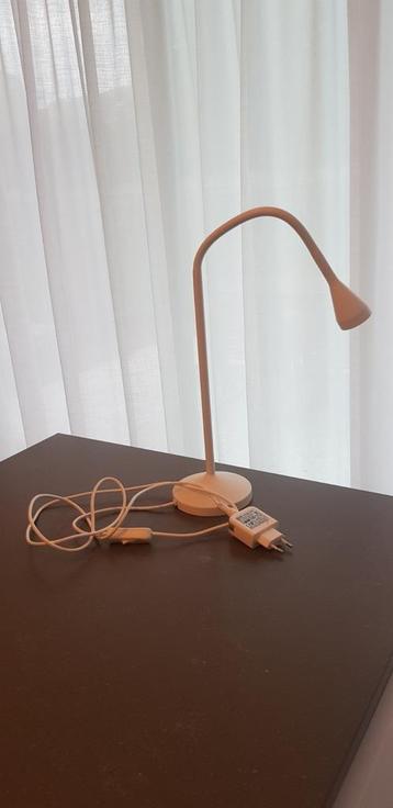 LED-bureaulamp (zo goed als nieuw) beschikbaar voor biedingen
