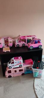 5 grote wagens van Barbie + doos attributen, Ophalen, Zo goed als nieuw