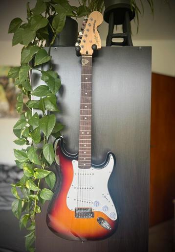Squier (Fender) Affinity Series Stratocaster Sunburst beschikbaar voor biedingen