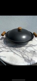Gietijzeren wok met deksel, Huis en Inrichting, Keuken | Potten en Pannen, Ophalen, Zo goed als nieuw, Wok