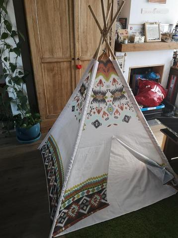 Speeltent tipi beschikbaar voor biedingen