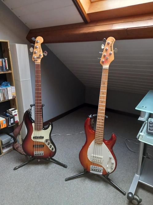 Music man stingray5, Muziek en Instrumenten, Snaarinstrumenten | Gitaren | Bas, Zo goed als nieuw, Ophalen