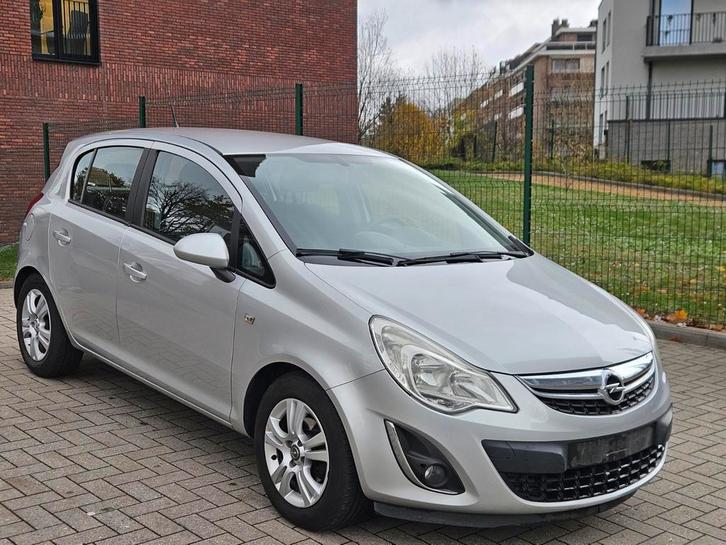 OPEL CORSA 1.2 BENZINE - KLAAR OM GEREGISTREERD TE WORDEN -, Auto's, Opel, Particulier, Corsa, Boordcomputer, Elektrische ramen