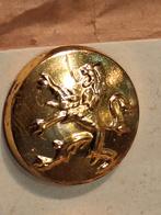 oude goudkleurige knoop Belgische landmacht jaren 40-50, Enlèvement ou Envoi, Armée de terre, Vêtements ou Chaussures