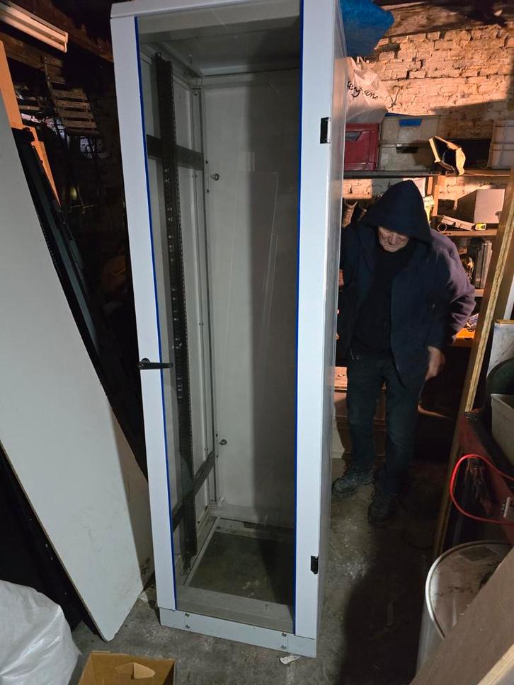 Professionele Hoge Patchkast met glas & volledig afsluitbaar, Computers en Software, Serverkasten, Glas, Glas, Ophalen