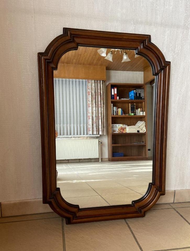 Nieuwe spiegel met gebogen houten frame, Maison & Meubles, Accessoires pour la Maison | Miroirs, Neuf, Enlèvement