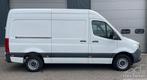 Mercedes-Benz Sprinter 317 L2H2 MBUX 170PK Airco Navigatie T, Auto's, Gebruikt, 2000 kg, Wit, Mercedes-Benz