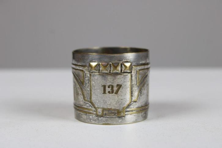 verzilverde Art Deco servetring '137', Antiek en Kunst, Curiosa en Brocante, Ophalen of Verzenden