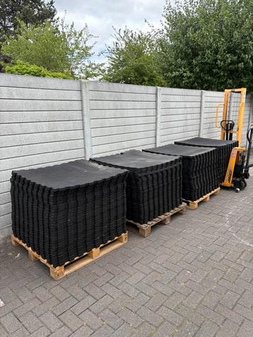 150m2 Rubber puzzeltegels 1x1m 2,5dik beschikbaar voor biedingen