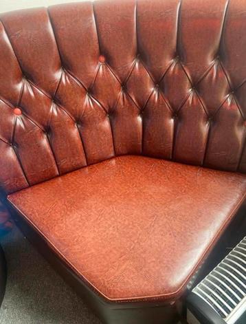 Vintage Chesterfield-stijl bank – Goed in staat –  beschikbaar voor biedingen