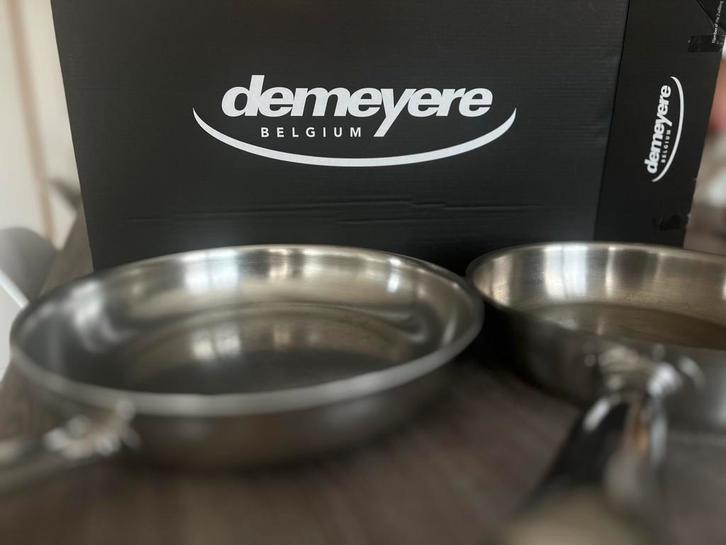 Set van 2 Demeyere Koekenpannen, Huis en Inrichting, Keuken | Potten en Pannen, Zo goed als nieuw, Ophalen of Verzenden