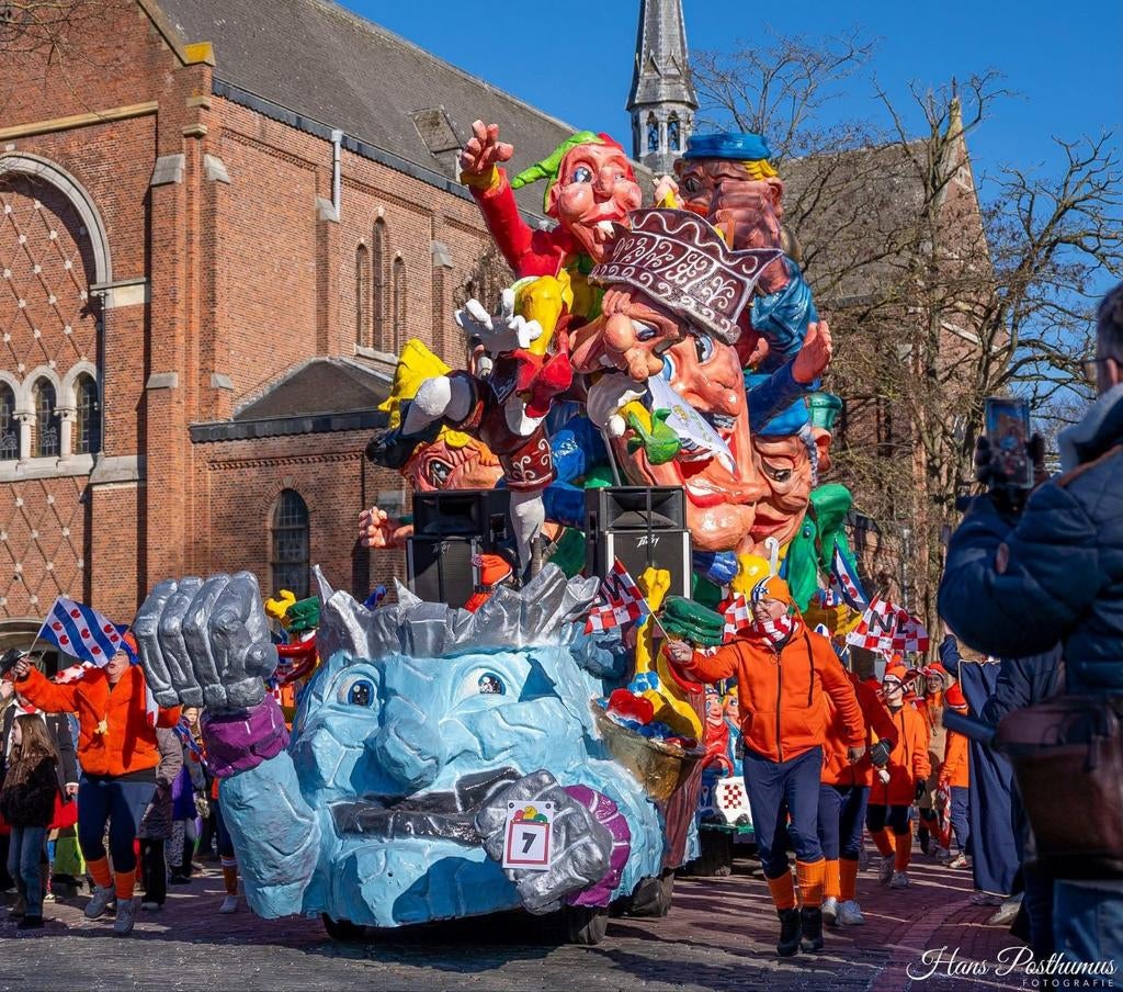Polyester carnavalswagen thema schaatsen, Hobby en Vrije tijd, Feestartikelen, Ophalen