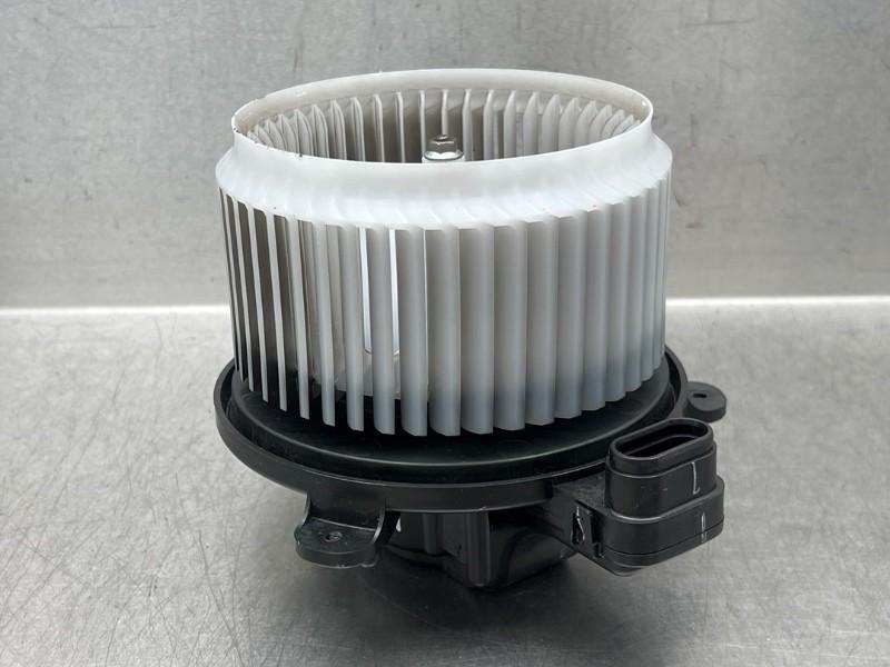 VENTILATEUR RADIATEUR MOTEUR Swift (ZC / ZD) (|CSA432B020|), Dhr. M. Roggen, Stadsweg 37 37
9917 PV  WIRDUM GR., NL, Suzuki, Utilisé