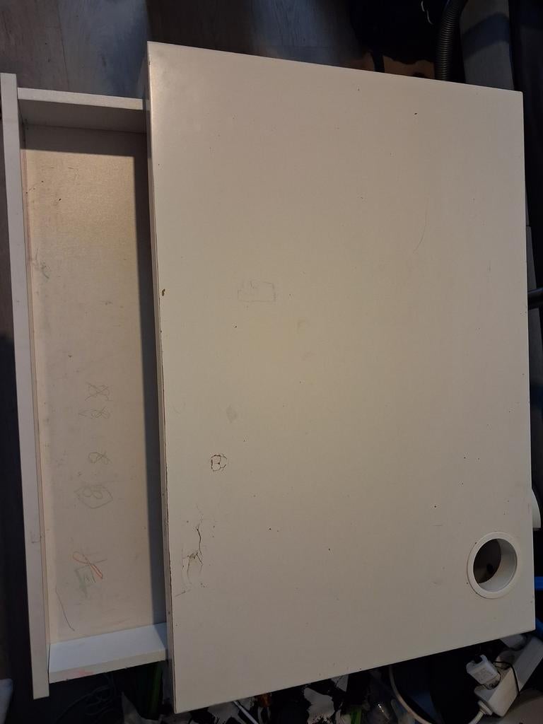 Bureau met schuif, Enlèvement