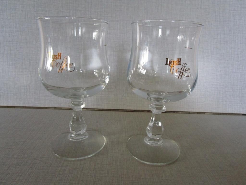 2 vintage tulpvormige glazen voor Irish Coffee - OPRUIM, Ophalen of Verzenden, Nieuw, Overige typen