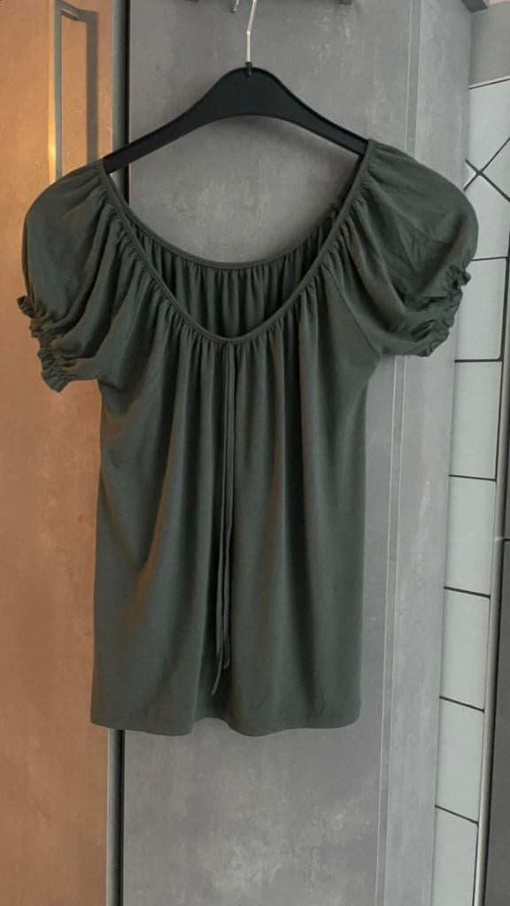 Kaki BLOUSE met bardot of ronde hals S, Kleding | Dames, Blouses en Tunieken, Ophalen of Verzenden, Zo goed als nieuw, Made in italy