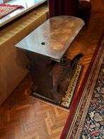 Krantentafeltje, Ophalen