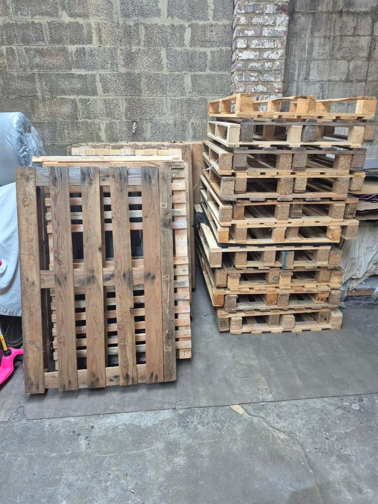 palette en bois  (  2 euros pcs par palette ), Bricolage & Construction, Bois & Planches, Moins de 200 cm, Pin, Enlèvement, Utilisé