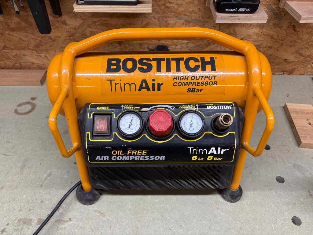 Bostitch compressor, Ophalen, Gebruikt, 6 tot 10 bar, Minder dan 200 liter/min
