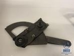 Raammechaniek mechanisch rechtsachter Mercedes-Benz R107, Gebruikt, -, Ophalen of Verzenden, -