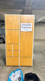 GRATIS kast, Ophalen, Zo goed als nieuw, Met lade(s)