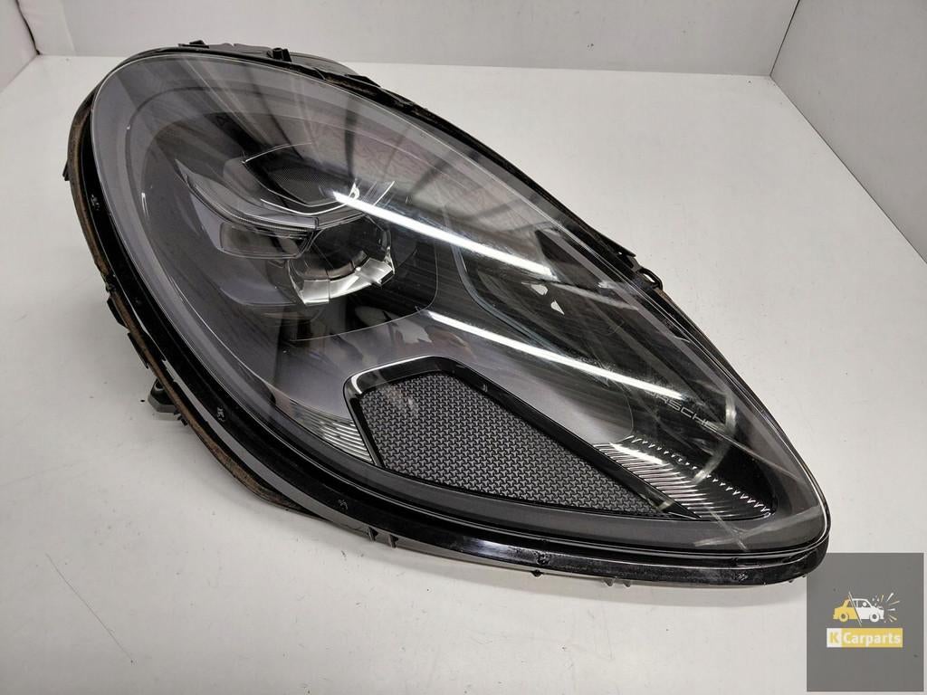95B.941.080.AS, Phare avant droit LED complet pour Porsche M, Porscheplatz 1
70435  Stuttgart, DE, Porsche, Info@porsche.de, Utilisé