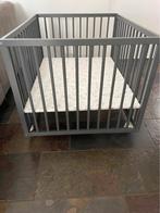 Parc pour bébés - gris, Enfants & Bébés, Enlèvement, Utilisé, Rectangulaire, Roulettes