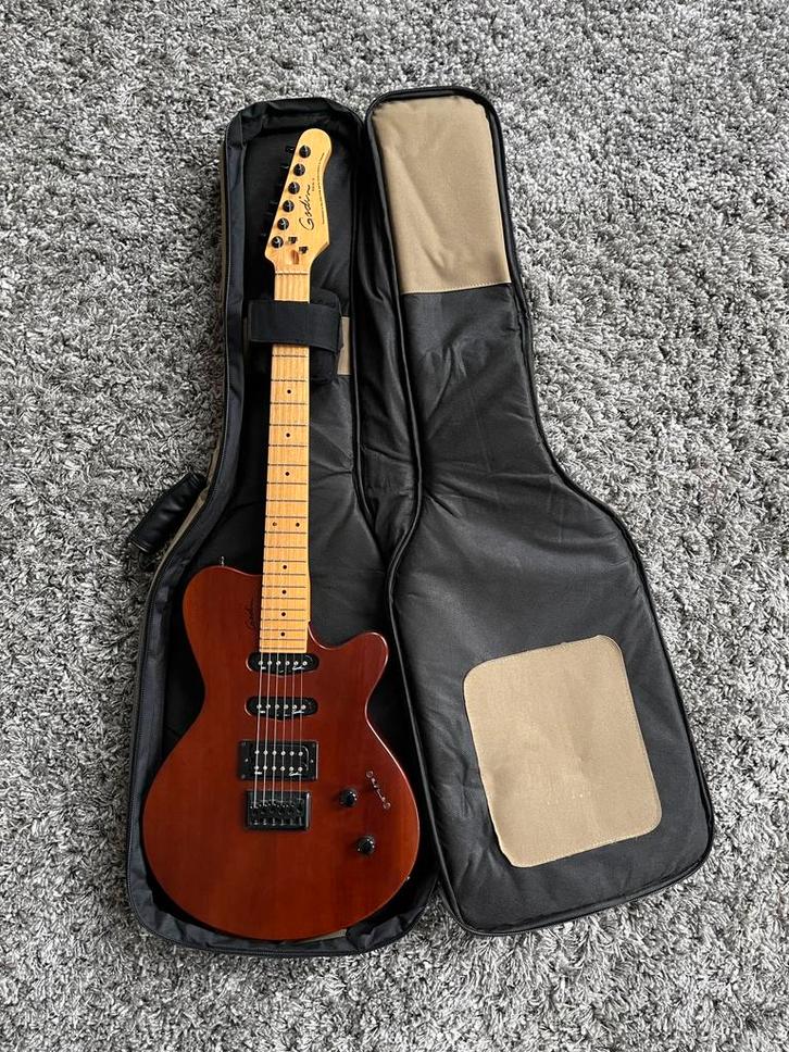 Godin Exit22 — Canadese mahoniehouten gitaar, esdoornhals, Muziek en Instrumenten, Snaarinstrumenten | Gitaren | Elektrisch, Gebruikt