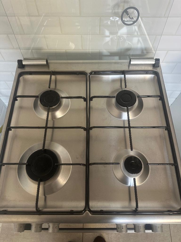 Gasfornuis Bosch, Elektronische apparatuur, Ophalen, 4 kookzones, Zo goed als nieuw, Gas