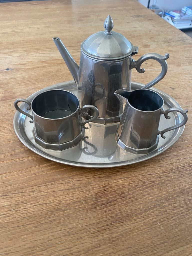 Set met koffiekan, melkkan en suikerpot, Ophalen, Gebruikt