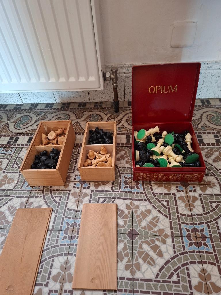 Pièces de jeu d'échecs, 1 ou 2 joueurs, Enlèvement ou Envoi, Comme neuf