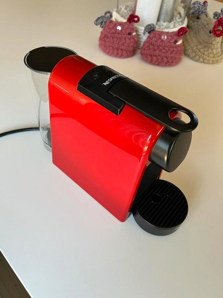 Nespresso De’Longhi Essenza Mini – perfecte staat, Electroménager, Cafetières, Comme neuf, Dosettes et capsules de café, Réservoir d'eau amovible
