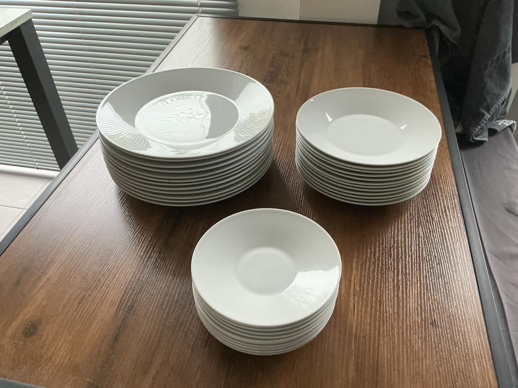 Verschillende borden ( zie omschrijving), Assiettes(s), Comme neuf, Enlèvement, Autres matériaux