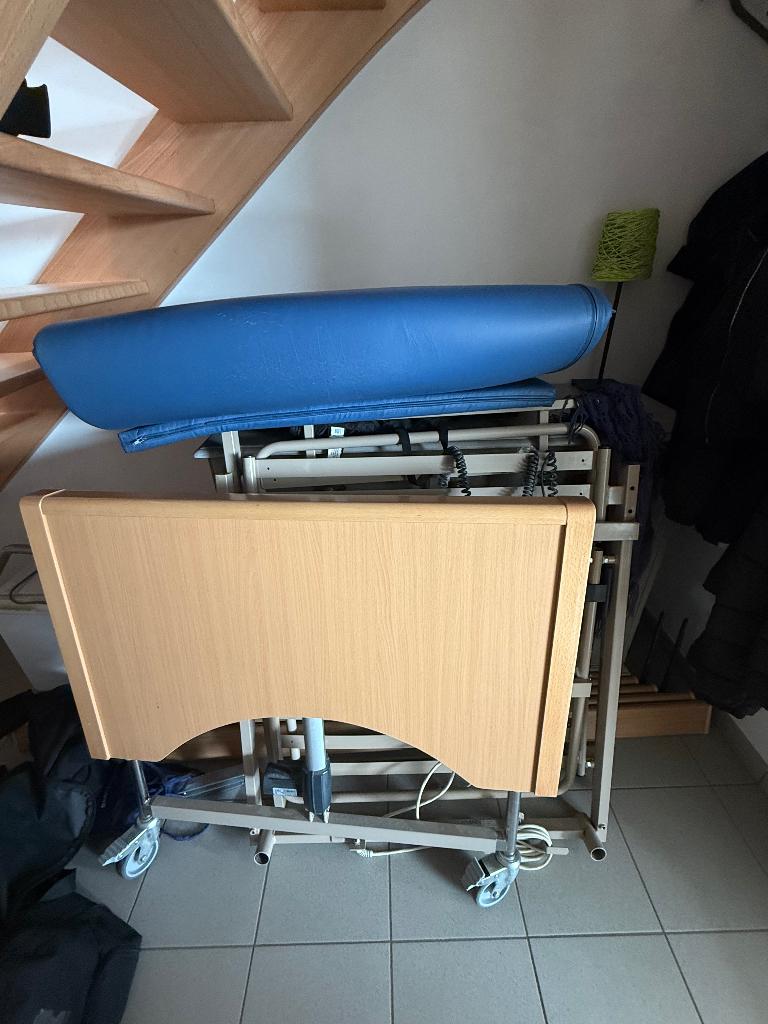 Elektronisch ziekenhuisbed, Het bestaat uit hout en metaal, Autres couleurs, Enlèvement, 120 cm