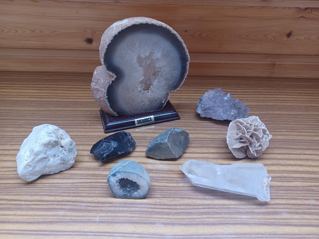 Verzameling edelstenen en mineralen., Ophalen