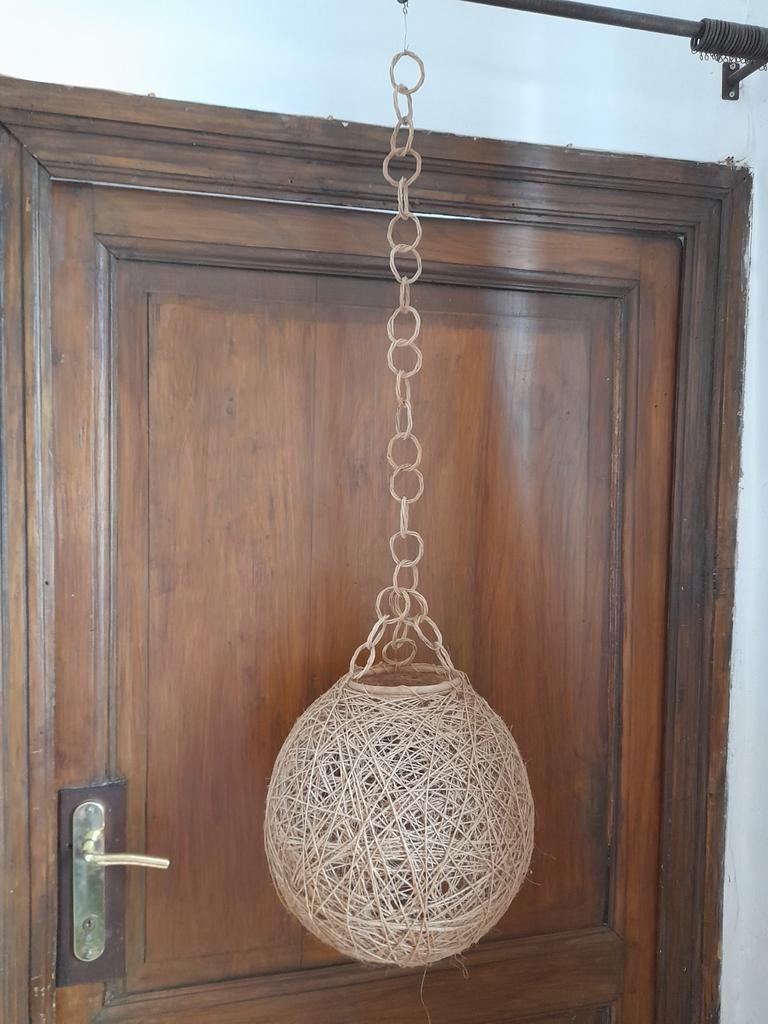 Suspension rigide boule en corde avec  anneaux de suspension