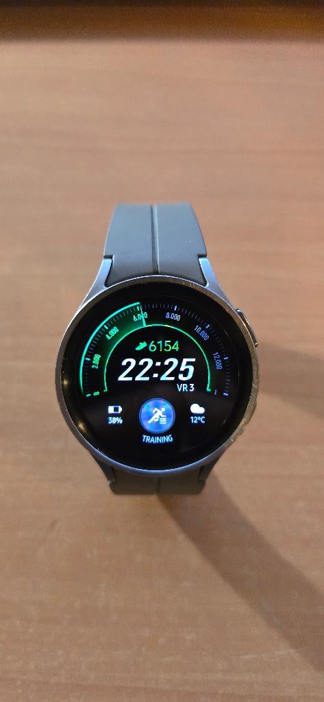 Samsung Galaxy watch 5 PRO, Bijoux, Sacs & Beauté, Montres connectées, Utilisé, Android, État, GPS, Battement de coeur, Dormir