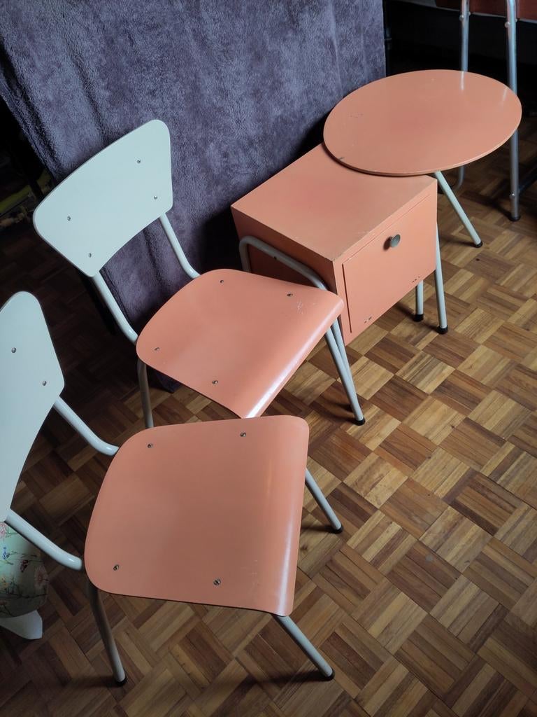 Vintage meubelset (bijzettafel, kastje, 2 stoelen), Ophalen
