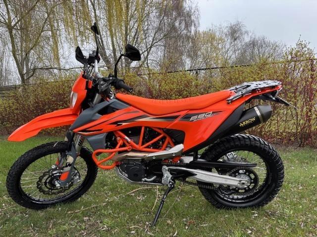 KTM 690 R Enduro 2024 – 3822 km., Motoren, Motoren | KTM, Particulier, Enduro, meer dan 35 kW, 1 cilinder, ABS, LED Verlichting