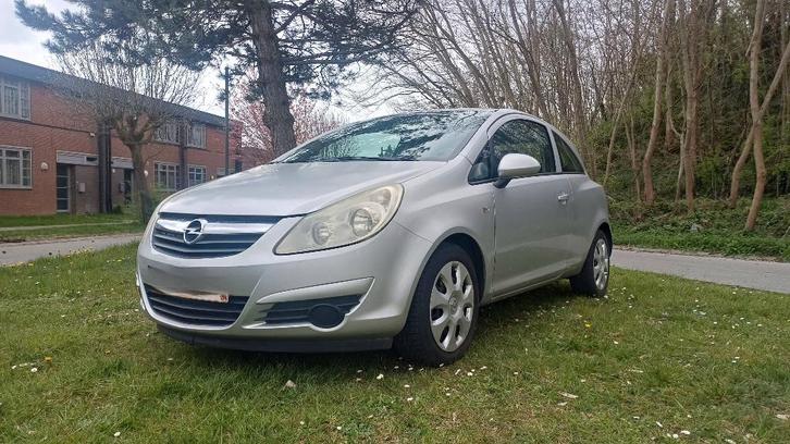 Opel corsa D 1.2 essance  lire l'annonce, Autos, Opel, Particulier, Corsa, ABS, Airbags, Air conditionné, Alarme, Ordinateur de bord