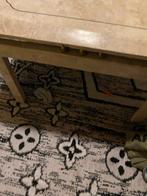 Tafel in de woonkamer, Ophalen