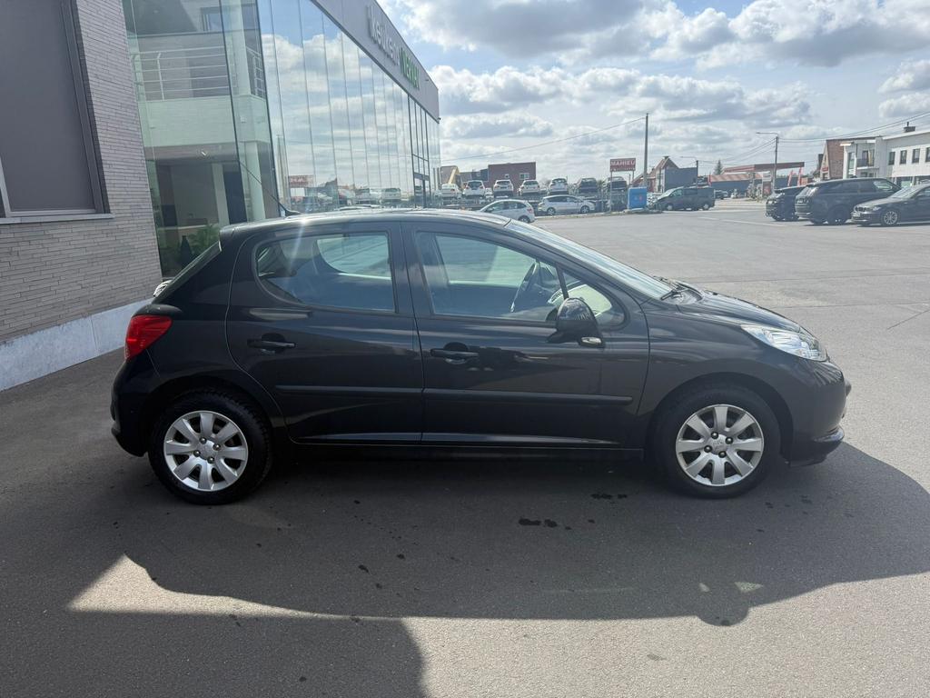 Peugeot 207 – Betrouwbaar & zuinig!, 4 deurs, Stof, Zwart, Zwart