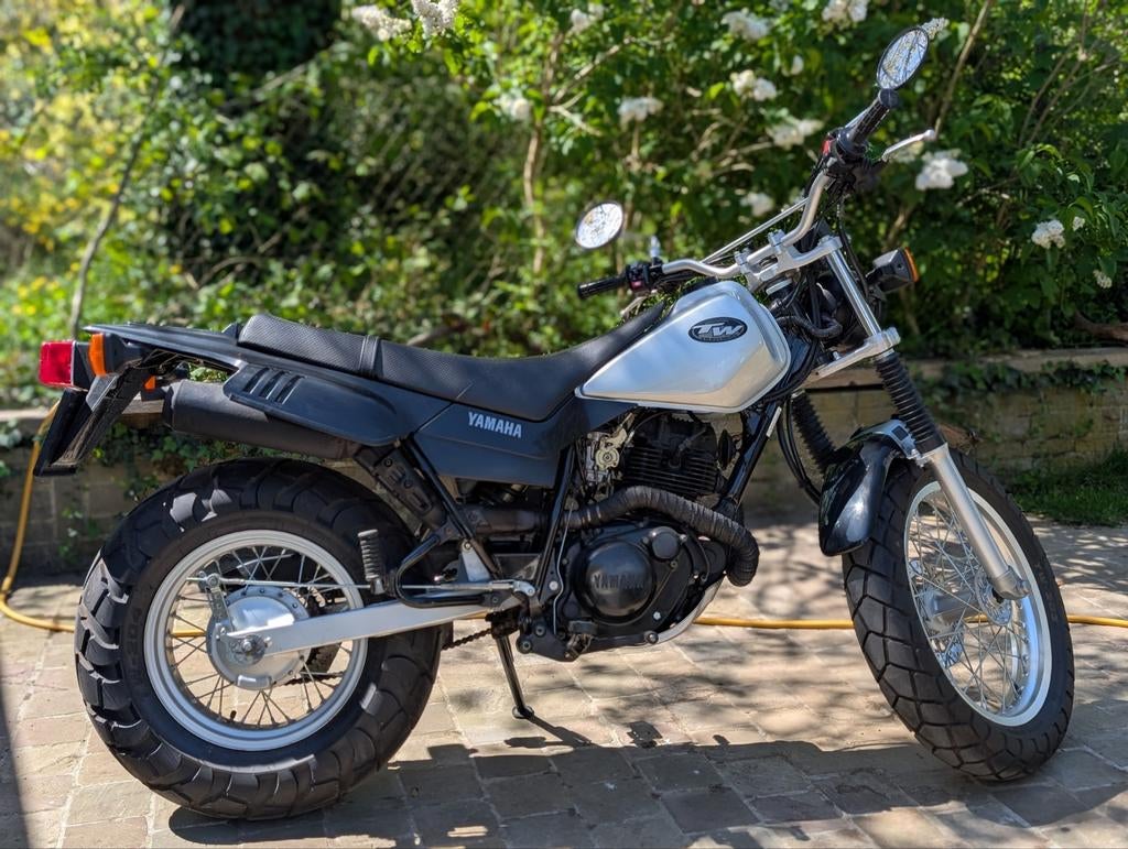 Yamaha TW 125, Motoren