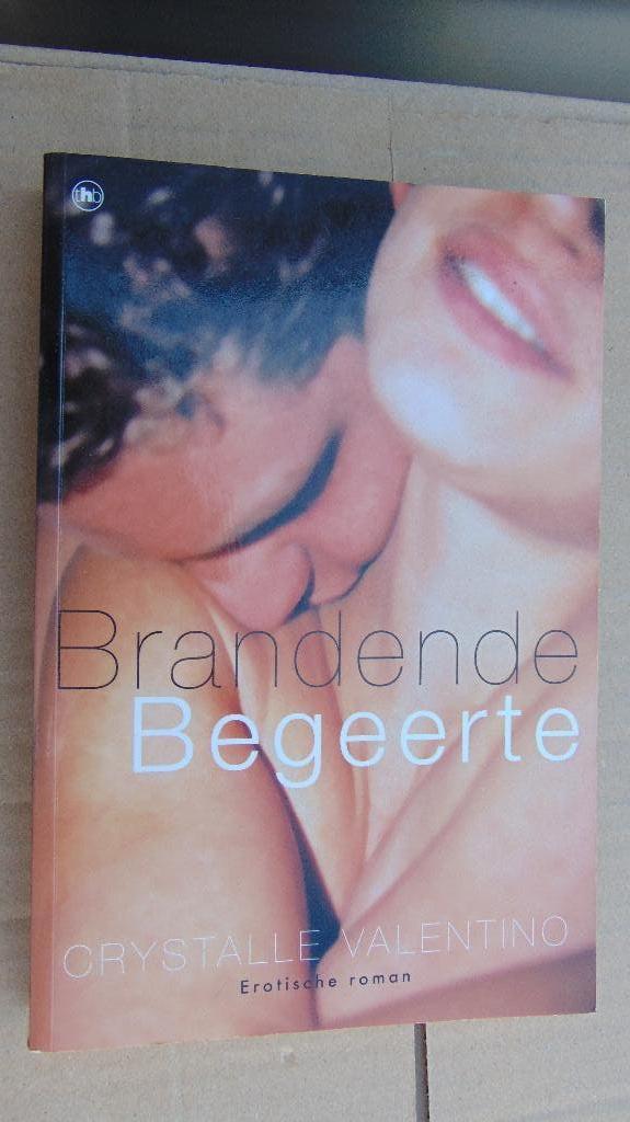 Boek : Brandende Begeerte - Crystalle V - Erotische roman, Boeken, Romans, Ophalen of Verzenden, Gelezen, Crystalle Valentino