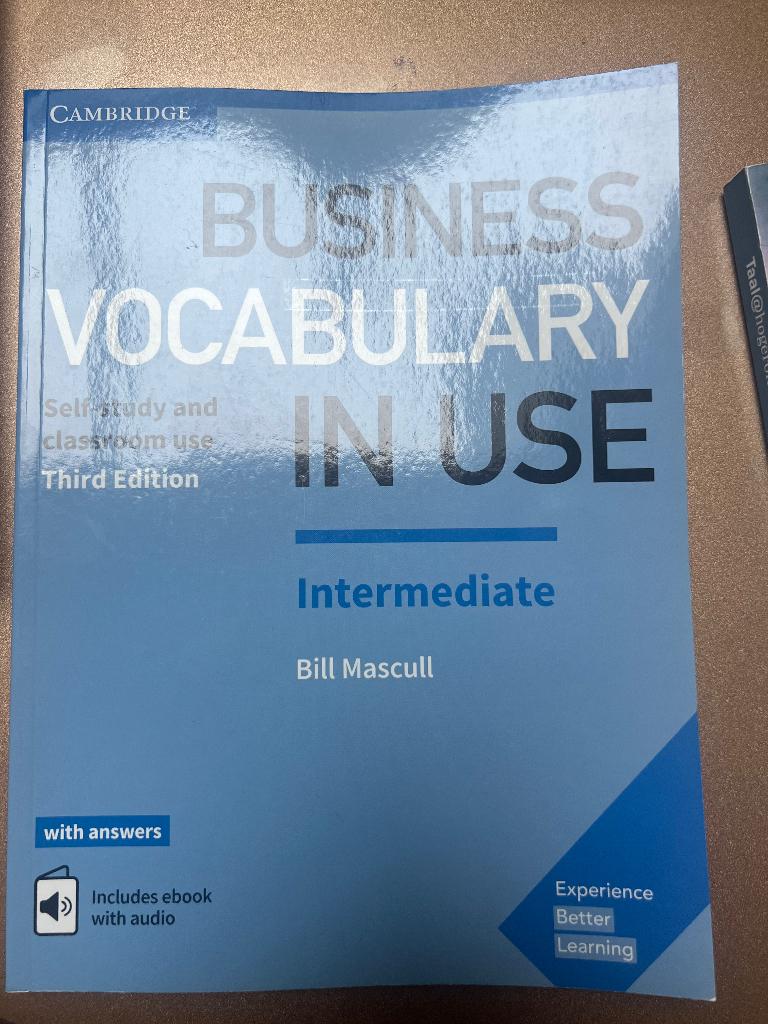 Business voc in use, Livres, Livres d'étude & Cours, Enlèvement ou Envoi, Comme neuf