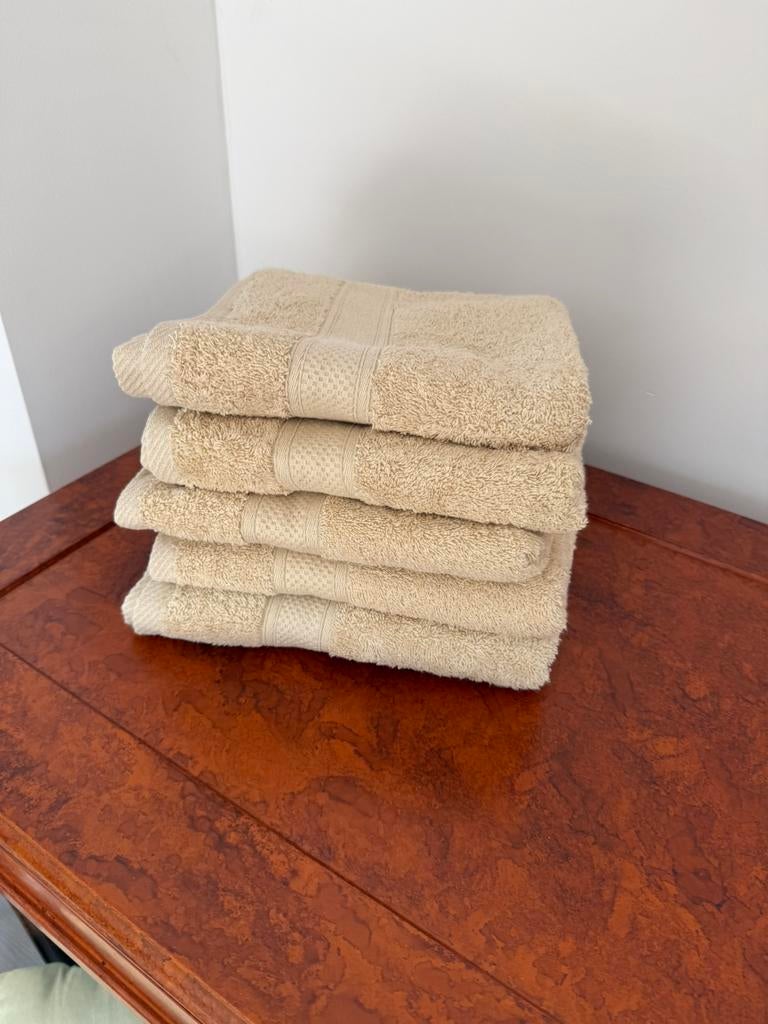 De witte Lietaer luxe handdoek 50 x 100cm, Huis en Inrichting, Badkamer | Badtextiel en Accessoires, Ophalen of Verzenden