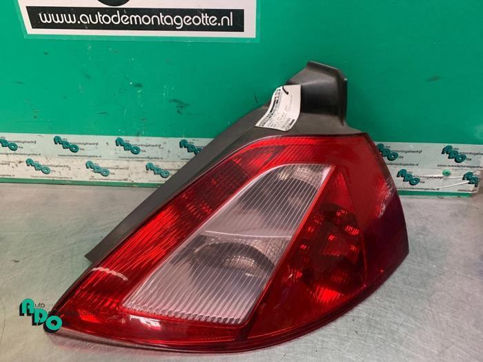 Feu arrière droit d'un Renault Megane (Megane 2 02-), Autos : Pièces & Accessoires, Éclairage, Renault, Utilisé, 3 mois de garantie