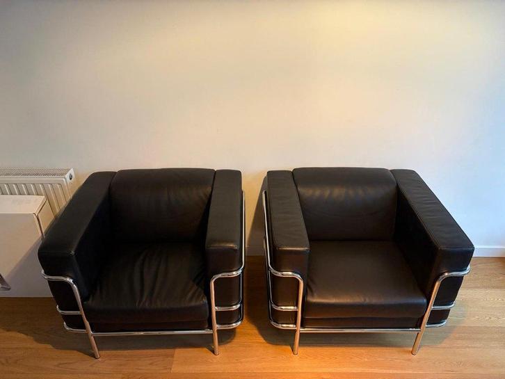 set van 2 stijlvolle LC2 fauteuils (replica), Maison & Meubles, Fauteuils, Comme neuf, Cuir, Autres matériaux, 75 à 100 cm, 75 à 100 cm